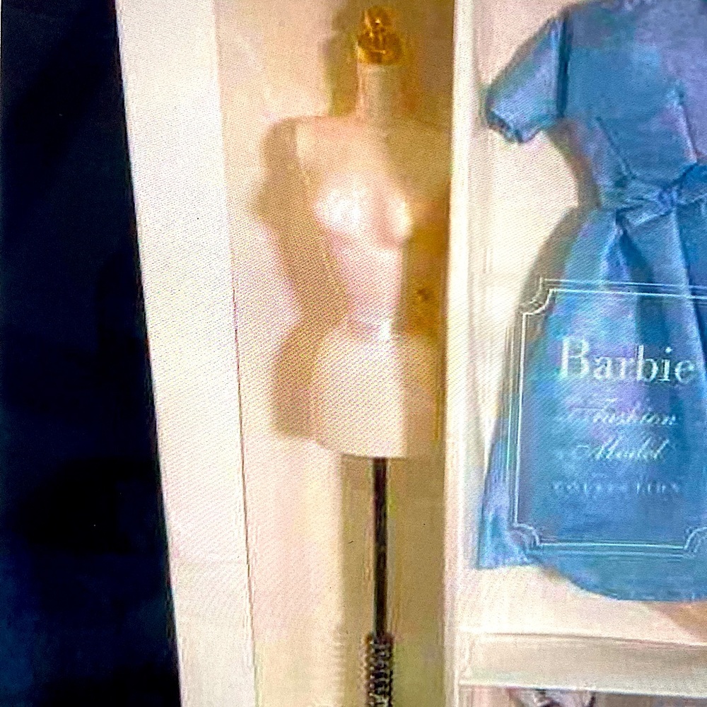 Barbie - Picture 3 of 7